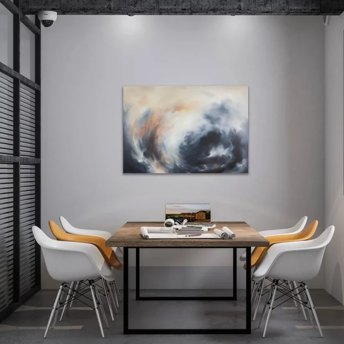 Abstraktní obraz Z ze série XYZ nad jídelním stolem.